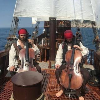 کاور آهنگ Pirates Of The Caribbean از گروه تو چلوز